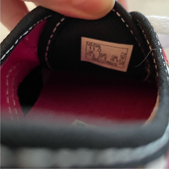 Vans Kids' Donut pattern Checkered Sneakers with Pink and White - Picture 6 of 13